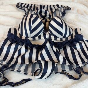 Vintage Victoria's Secret SEXY LITTLE THINGS Bra/Garter Thong/Bikini Panty Set